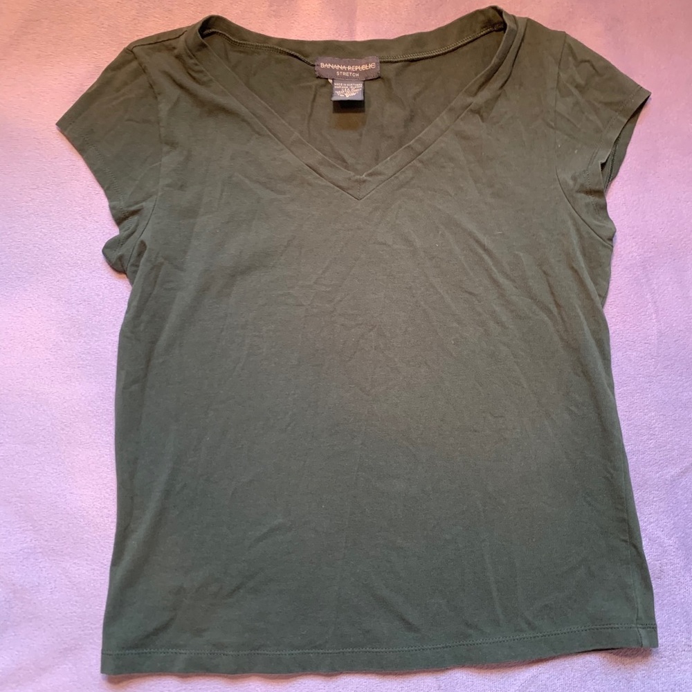 ~BANANA REPUBLIC T-SHIRT~